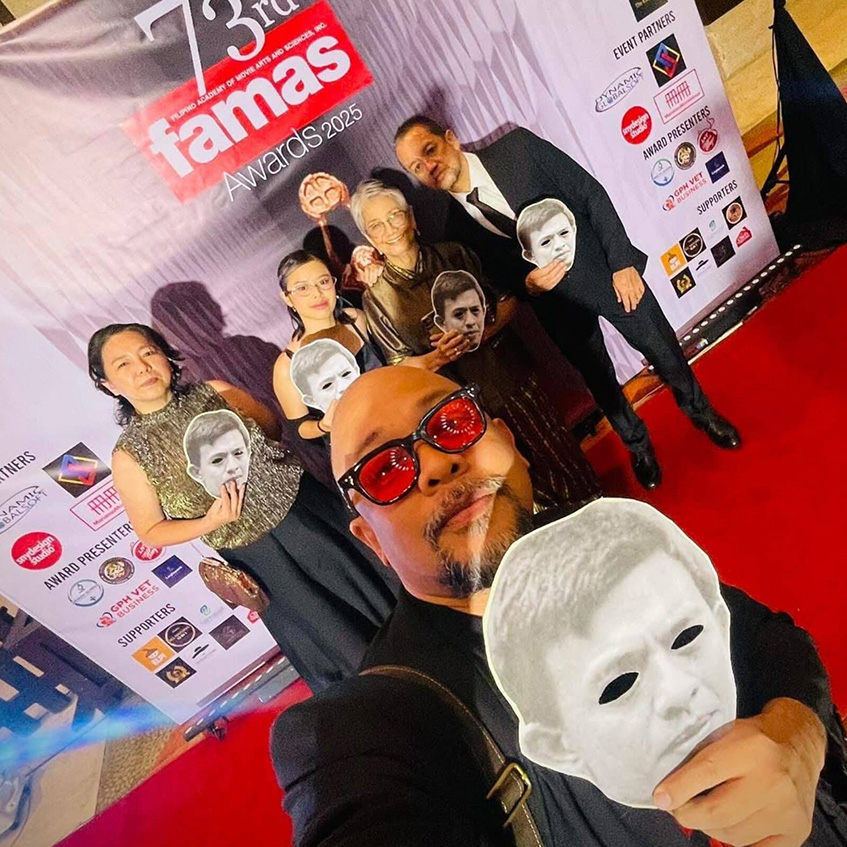 The production team led by director and producer JL Burgos, Jonas’ brother, celebrates the win at the Manila Hotel. —PHOTO BY JL BURGOS