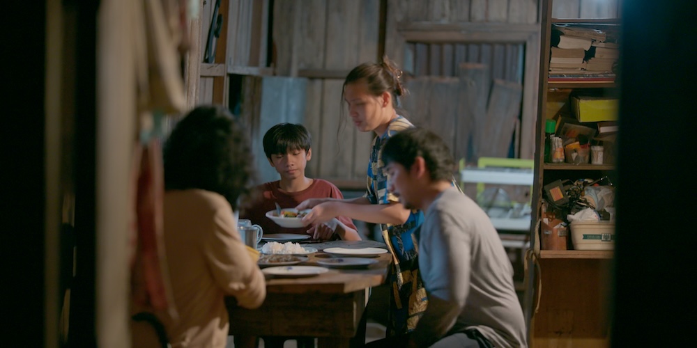 ganggang-8 – Tenten_s family shares supper before Ka Arman and Jun_s scheduled hunt – Mona Nieva